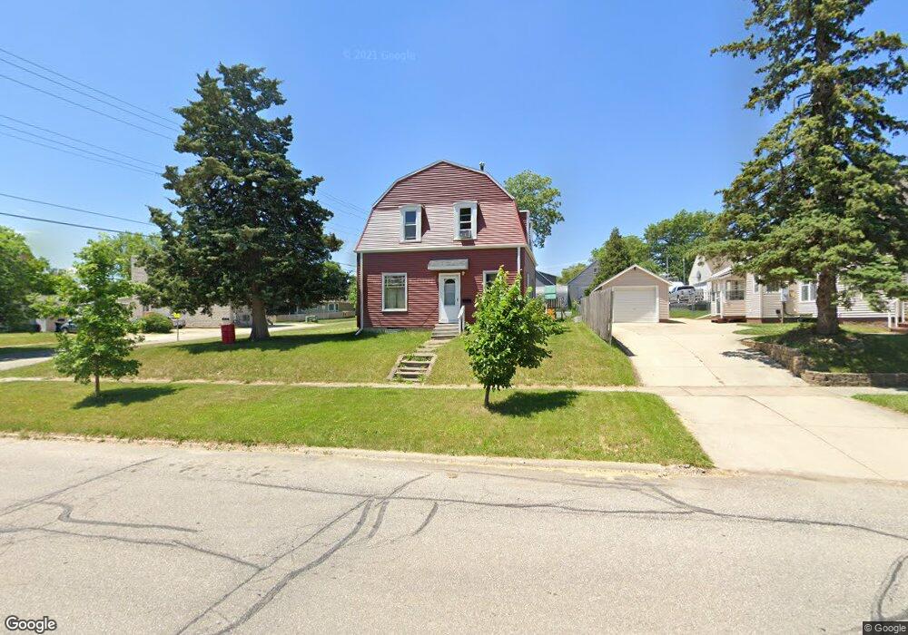 1721 Franklin St, Cedar Falls, IA 50613 - photo 1