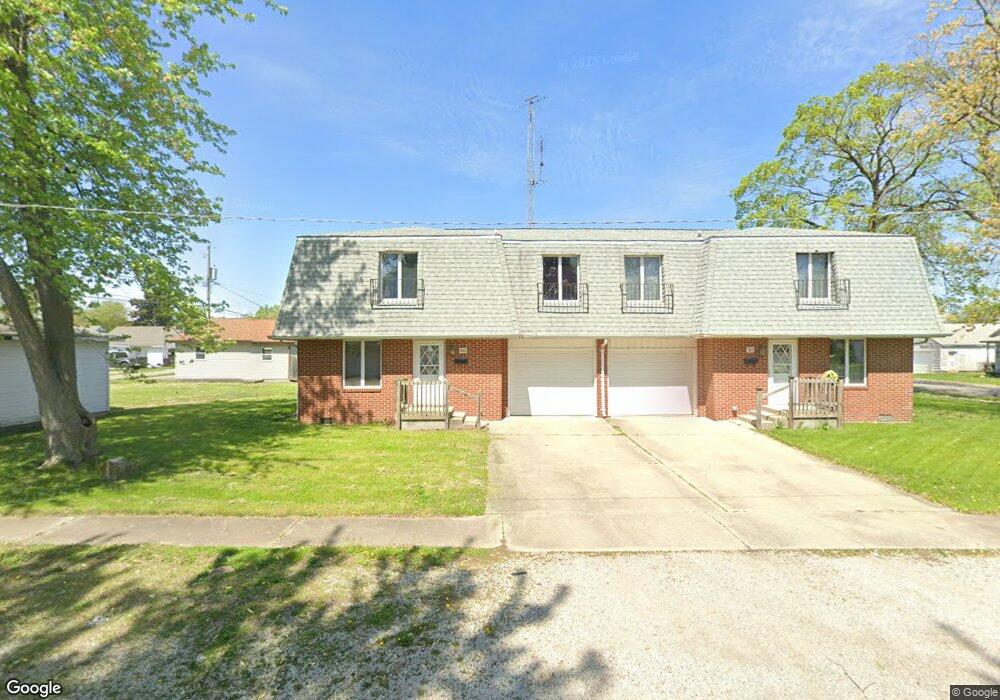 303 S Sheridan St, Lincoln, IL 62656 - photo 1