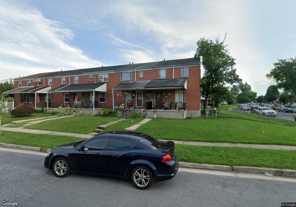 1018 Foxchase Ln, Essex, MD 21221 - photo 1