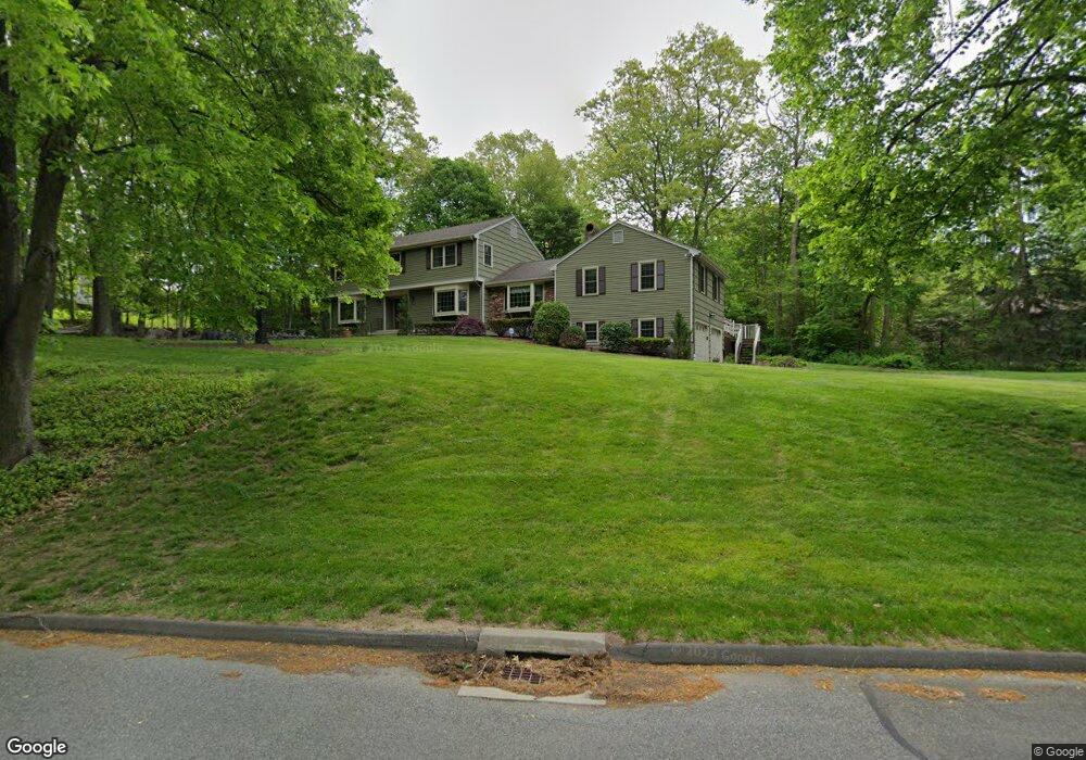 17 Iron Gate Rd, Trumbull, CT 06611 - photo 1