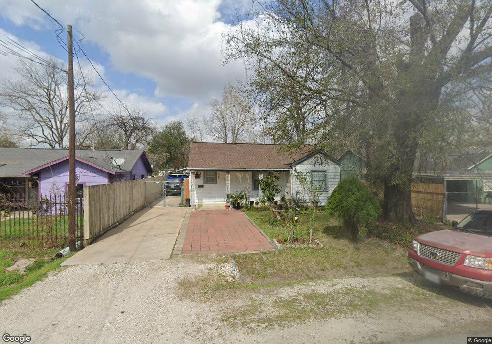 63 Fichter St, Houston, TX 77022 - photo 1