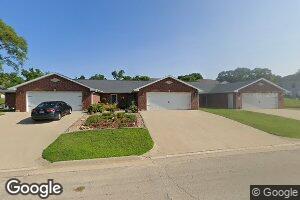 813 6th Ave SE, Cascade, IA 52033