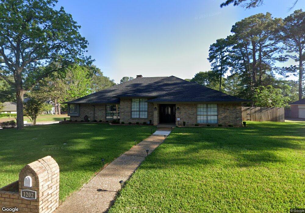 1202 Luann Ln, Tyler, TX 75703 - photo 1
