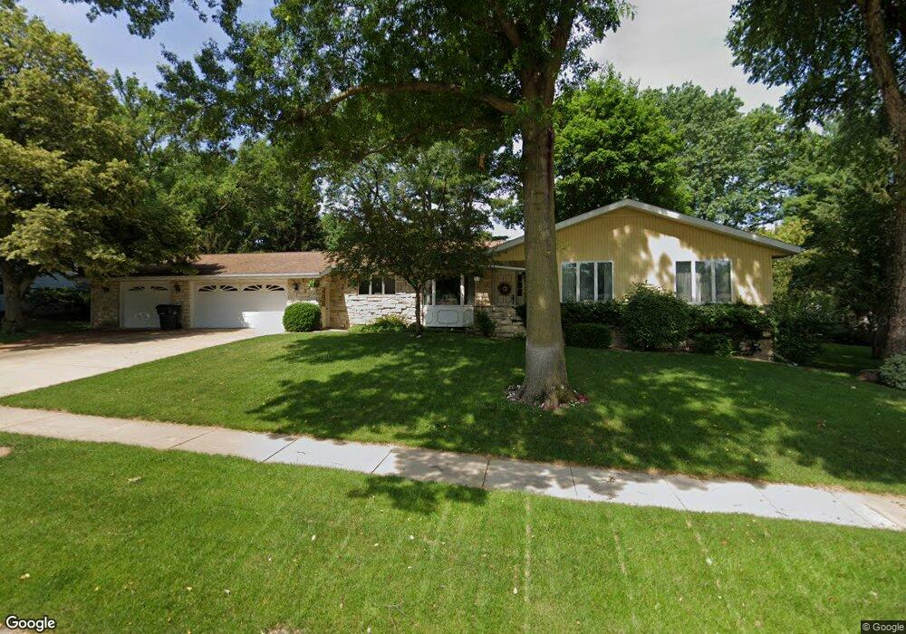 2008 Balsam Dr SW, Cedar Rapids, IA 52404 - photo 1