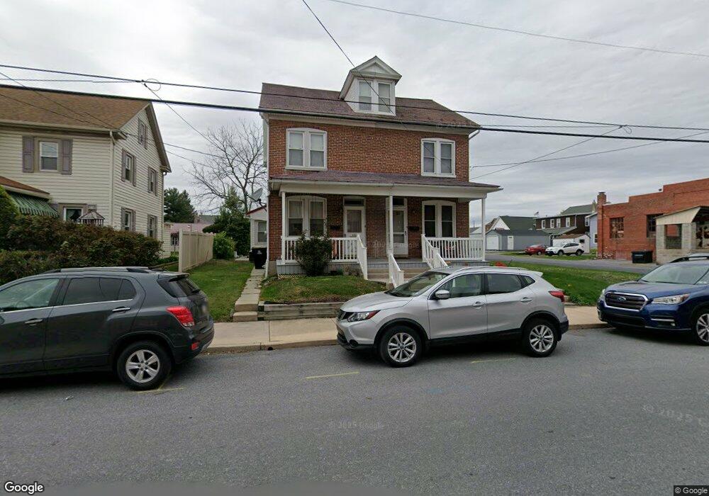 113 W Franklin St, New Holland, PA 17557 - photo 1