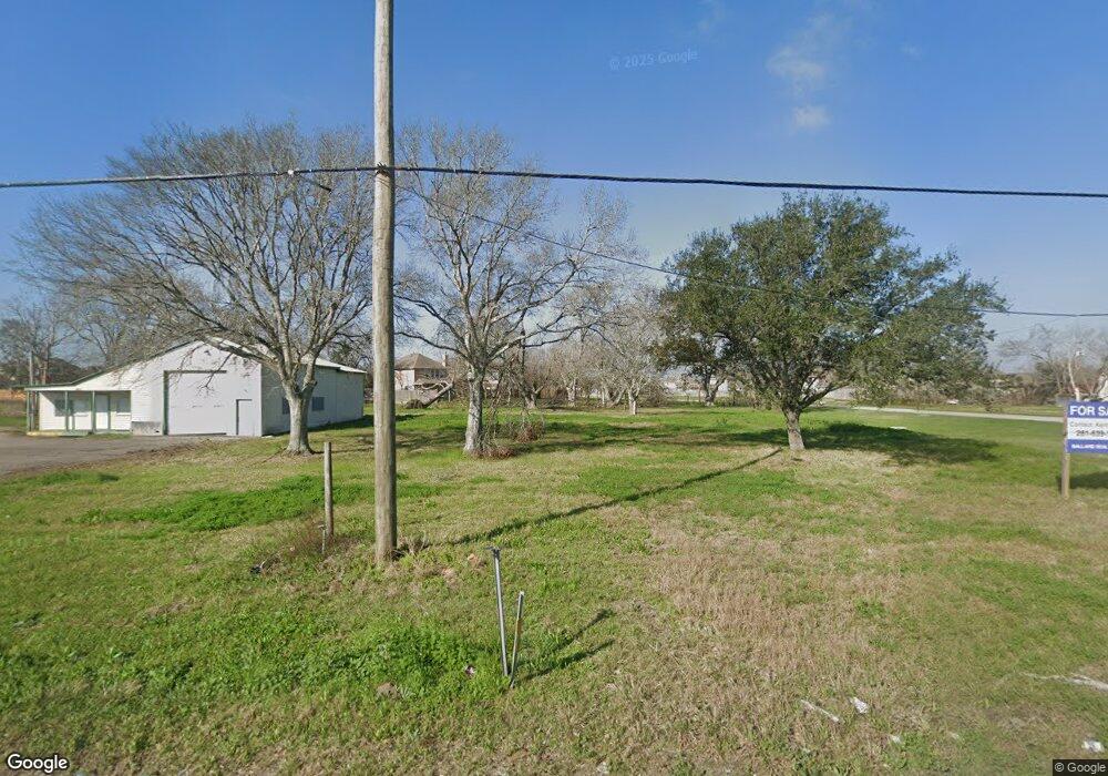 1921 N Gordon St, Alvin, TX 77511 - photo 1