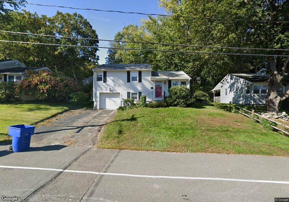 134 Longmeadow Dr, Waterbury, CT 06706 - photo 1