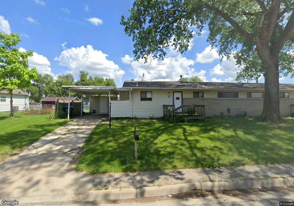 7208 SW Woodcroft Way, Topeka, KS 66619 - photo 1