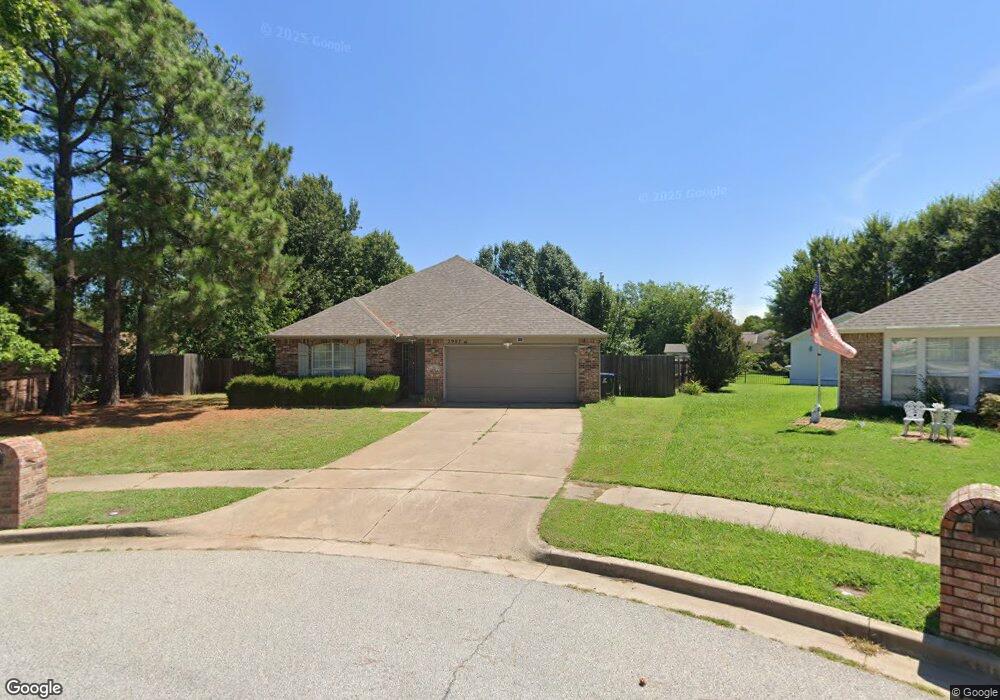 3907 S Walnut Place, Broken Arrow, OK 74011 - photo 1