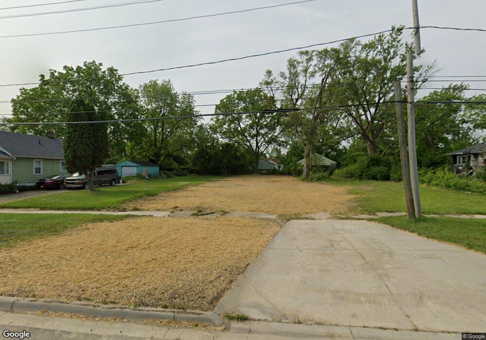 762 E Carpenter Rd, Flint, MI 48505 - photo 1