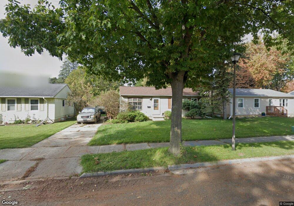 3212 Shetland Rd, Lansing, MI 48911 - photo 1