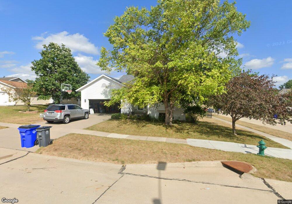 3737 Knight Dr SW, Cedar Rapids, IA 52404 - photo 1