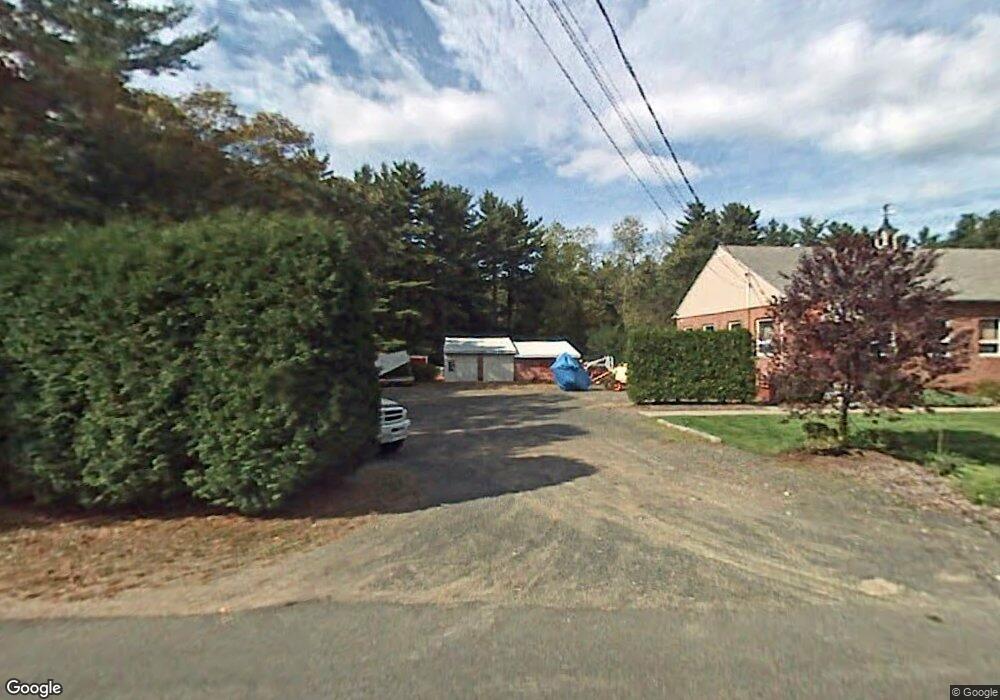 18 Pequot Rd unit first floor, Southampton, MA 01073 - photo 1