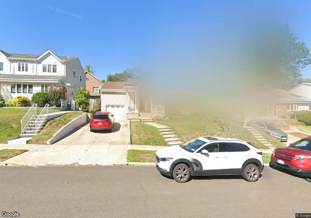 6927 266th St, Glen Oaks, NY 11004 - photo 1