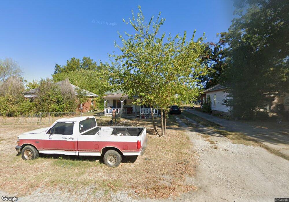 908 W Moore St, Henryetta, OK 74437 - photo 1