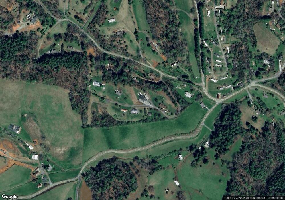 335 Knoll Top Ln, Marshall, NC 28753 - photo 1