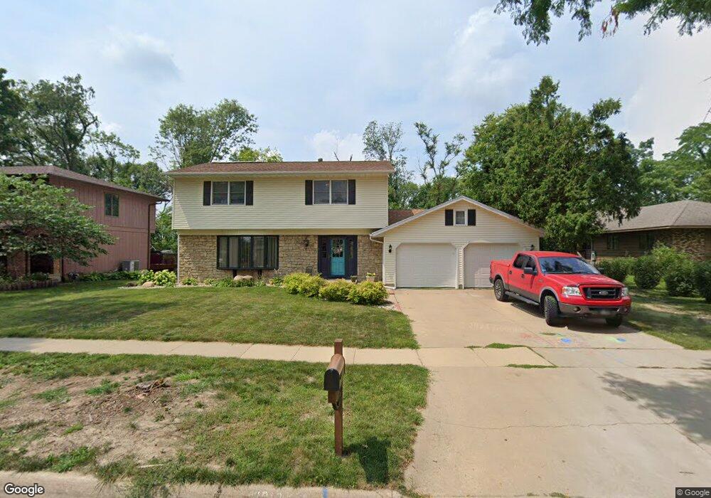 3013 Adirondack Dr NE, Cedar Rapids, IA 52402 - photo 1