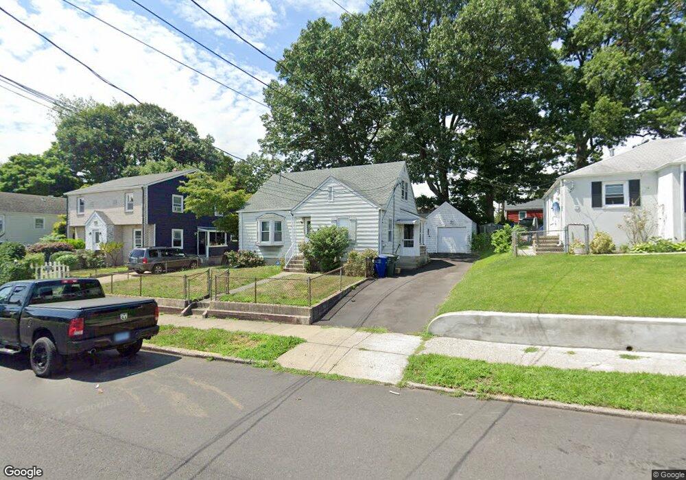 556 Ruth St, Bridgeport, CT 06606 - photo 1