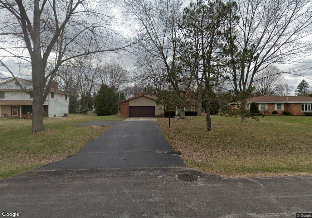 6605 S 121st St, Franklin, WI 53132 - photo 1