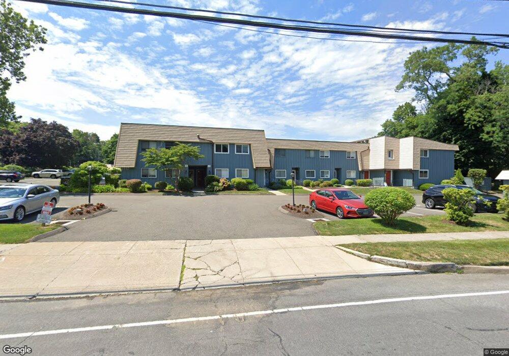 82 Montauk St, Fairfield, CT 06825 - photo 1