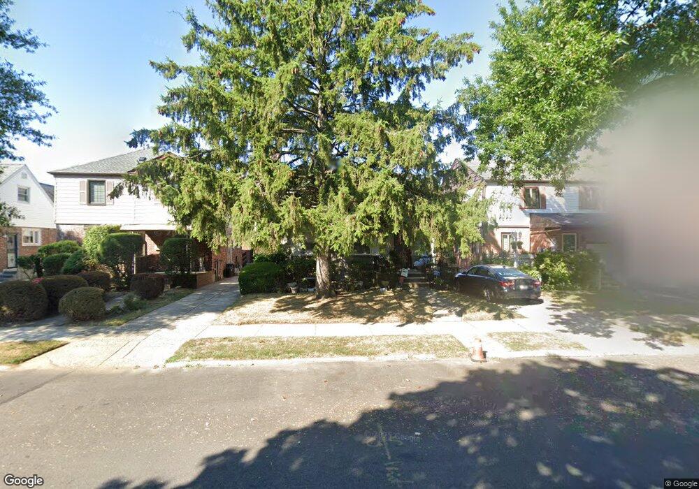 7340 193rd St, Fresh Meadows, NY 11366 - photo 1