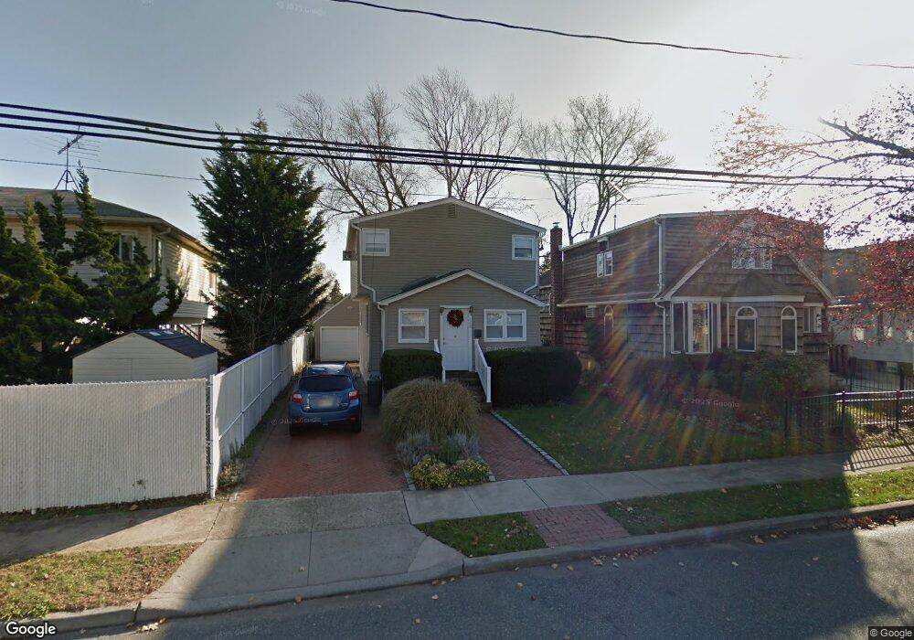 860 Mckinley St, Baldwin, NY 11510 - photo 1