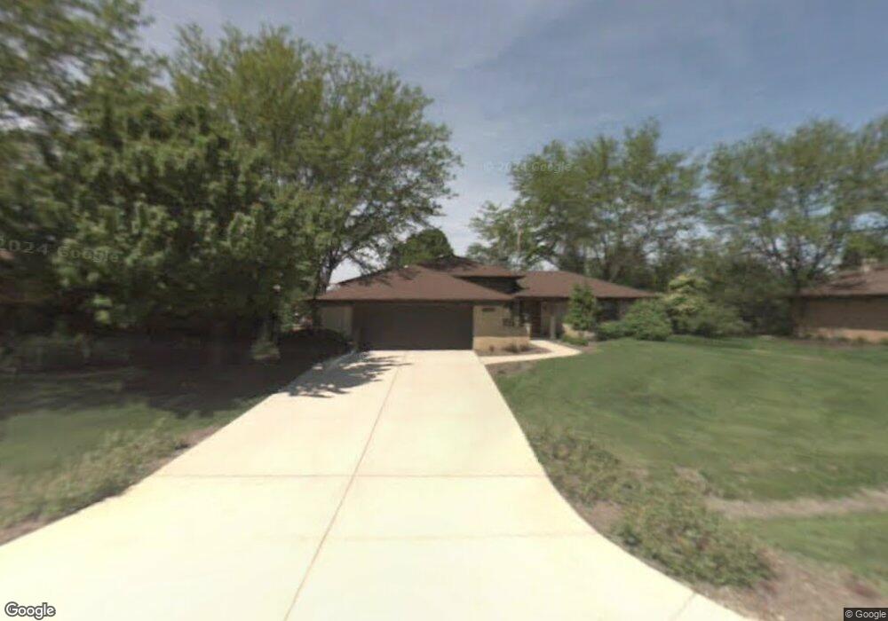 11S650 Mcgrath Ln, Naperville, IL 60564 - photo 1