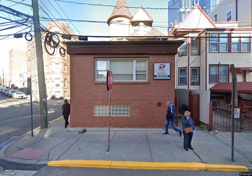 312 Academy St unit 3, Jersey City, NJ 07306 - photo 1