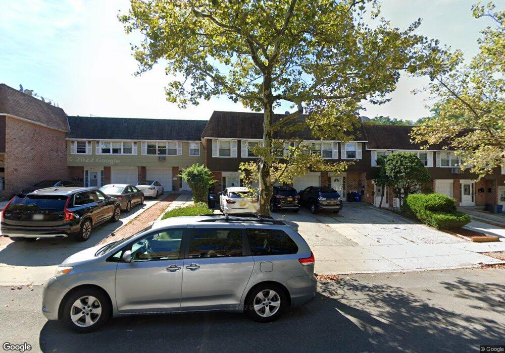 24016 68th Ave unit 2 Fl, Little Neck, NY 11362 - photo 1