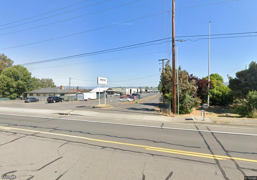 521 E Vilas Rd, Central Point, OR 97502 - photo 1