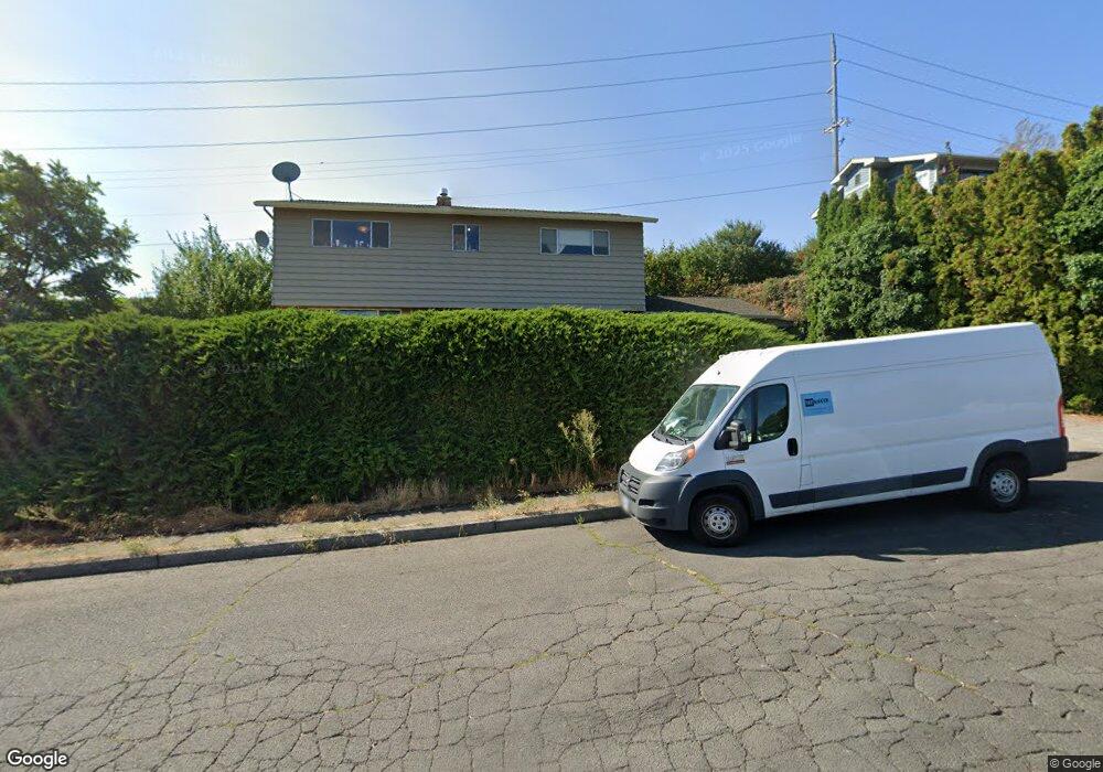 1520 E 21st St, the Dalles, OR 97058 - photo 1