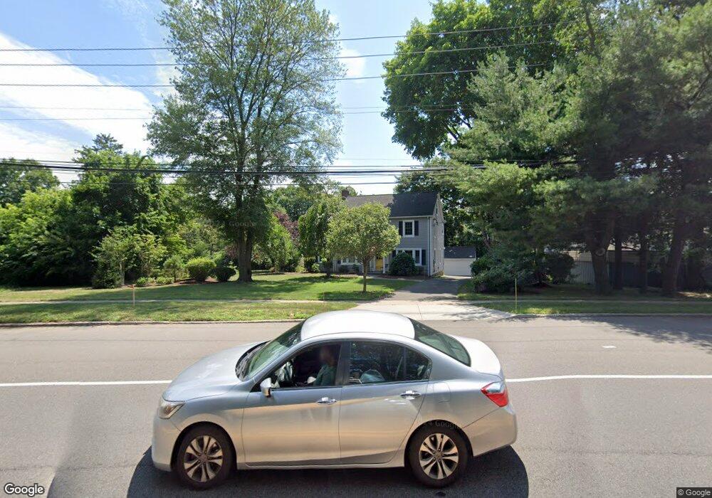 1121 Stratfield Rd, Fairfield, CT 06825 - photo 1