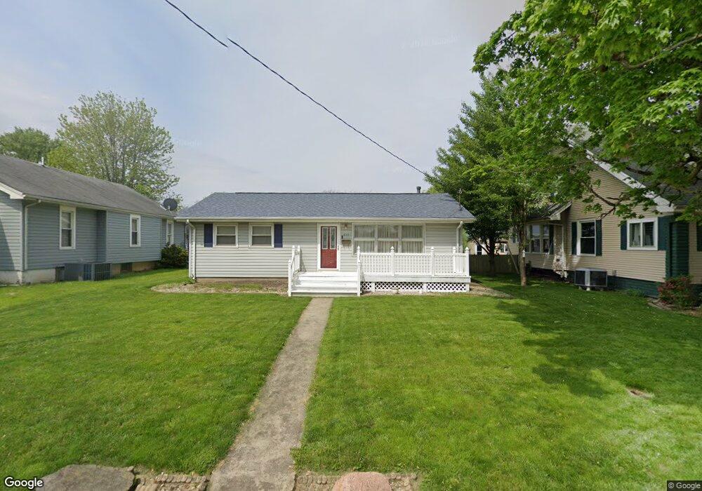 805 N 19th St, Mattoon, IL 61938 - photo 1