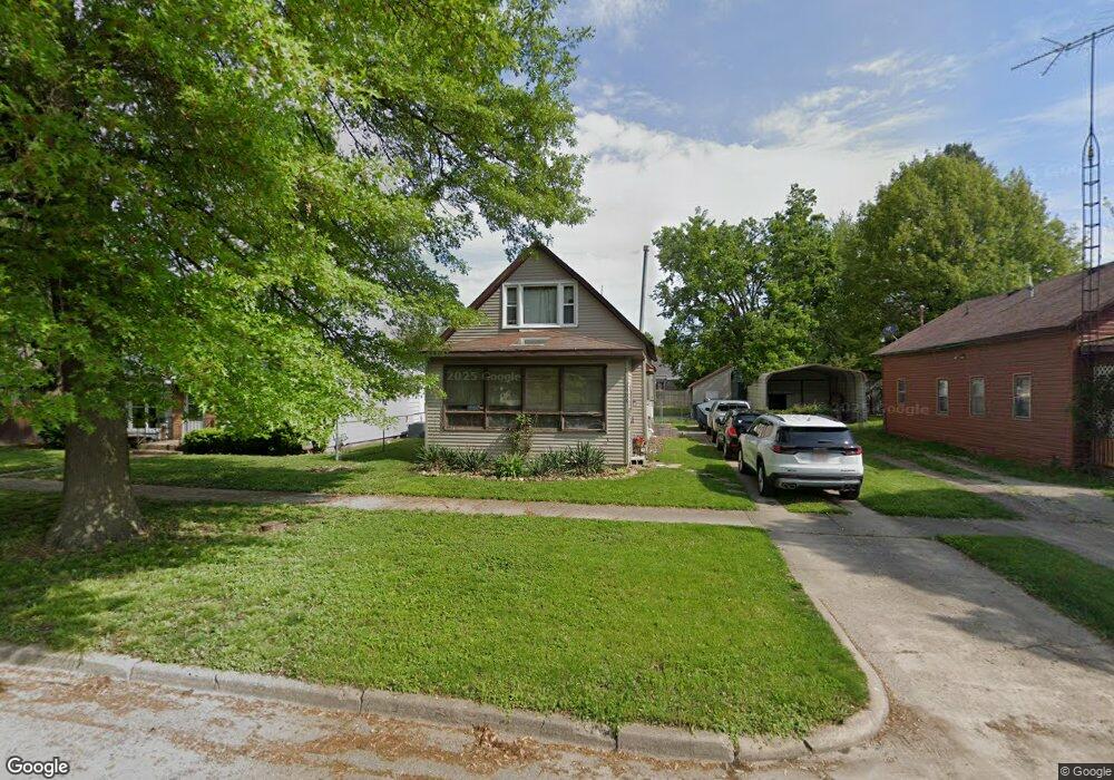 2908 Cedar Ave, Mattoon, IL 61938 - photo 1