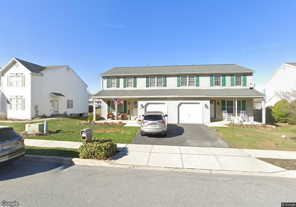 225 Bainbridge Cir, Reading, PA 19608 - photo 1