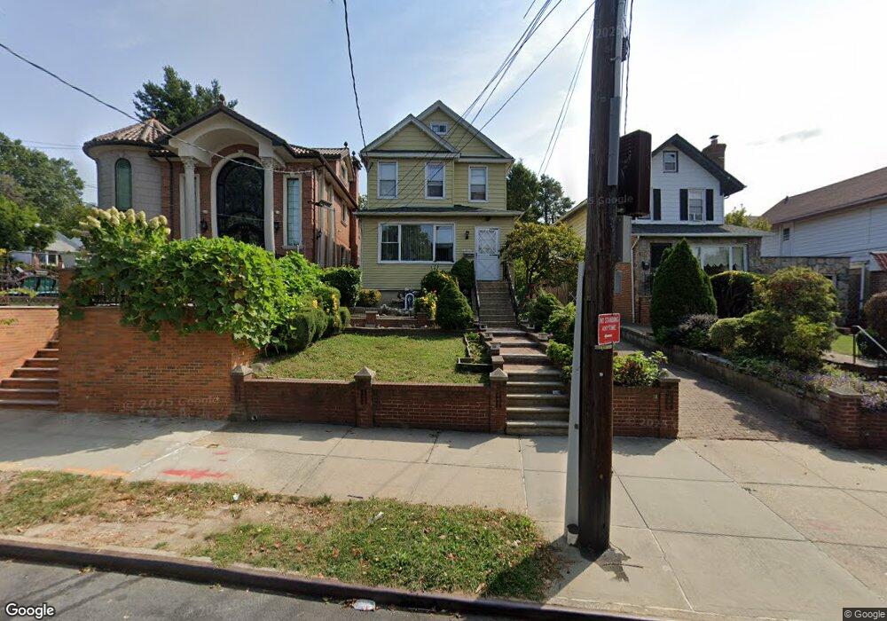 18-07 Parsons Blvd unit 2, Whitestone, NY 11357 - photo 1