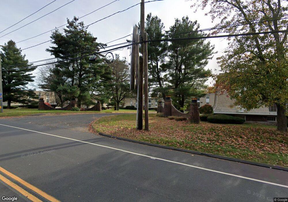 1214 Middle Turnpike W unit B2, Manchester, CT 06040 - photo 1