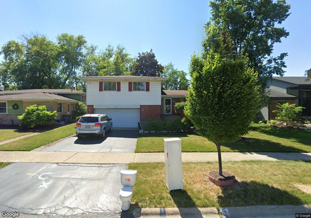 174 S Elm Tree Ln, Elmhurst, IL 60126 - photo 1