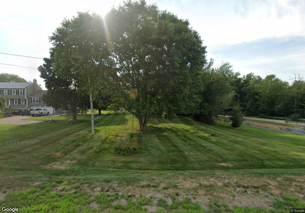 810 S Main St, Bellingham, MA 02019 - photo 1