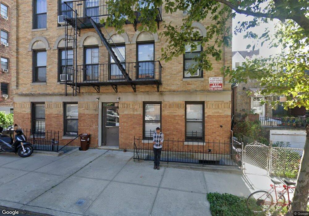 31-41 44th St unit 1-R, New York City, NY 11103 - photo 1