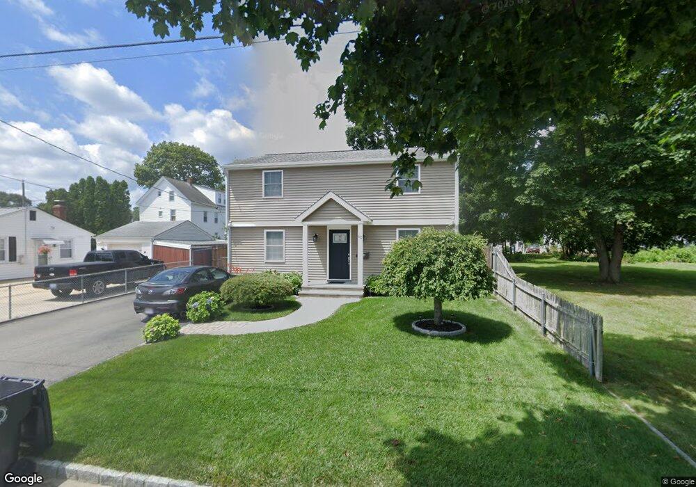 82 Fairview Ave, Cumberland, RI 02864 - photo 1