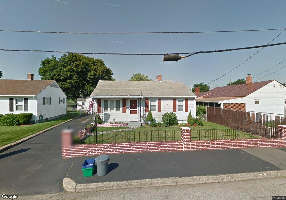 34 Elmcrest Dr, Pawtucket, RI 02861 - photo 1