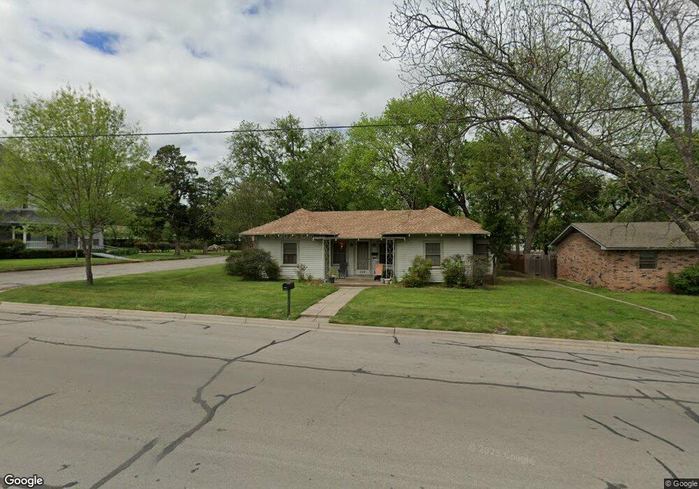 322 W Lee Ave, Weatherford, TX 76086 - photo 1