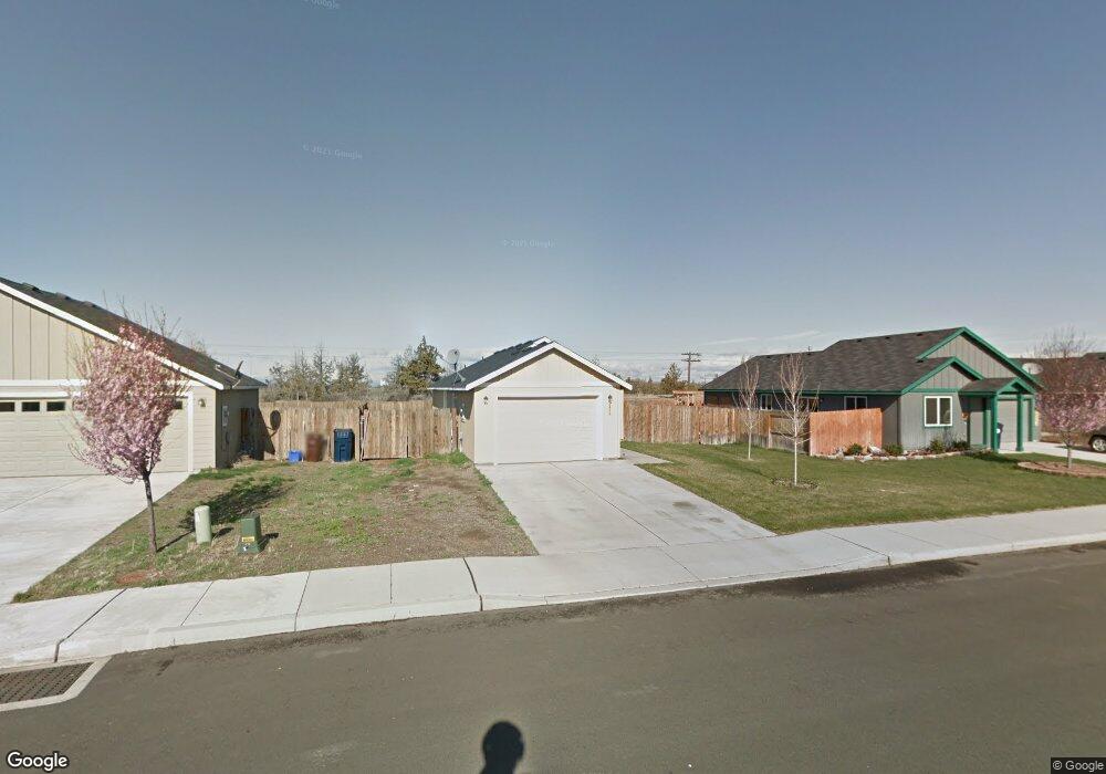 2455 NE 3rd St, Redmond, OR 97756 - photo 1