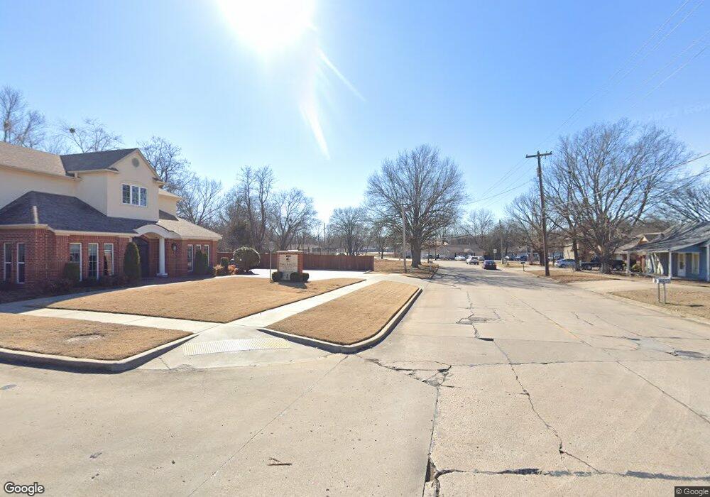 283 W Claremore St, Claremore, OK 74017 - photo 1