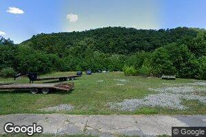 207 Pleasant St, Hinton, WV 25951