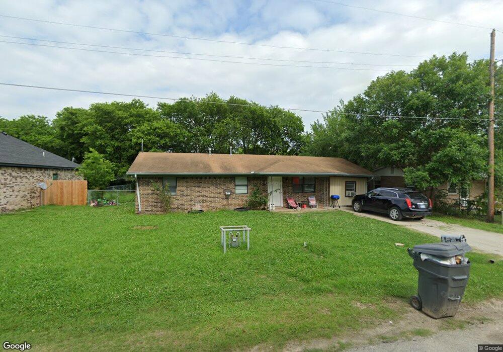1004 F St SW, Ardmore, OK 73401 - photo 1