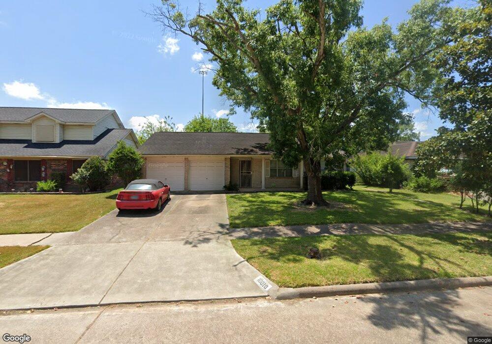 10010 Kirkglen Dr, Houston, TX 77089 - photo 1