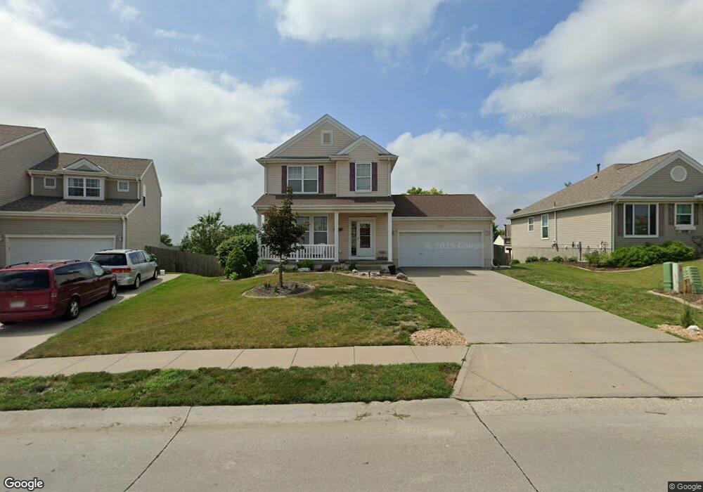 803 Stony Point Dr, Papillion, NE 68046 - photo 1