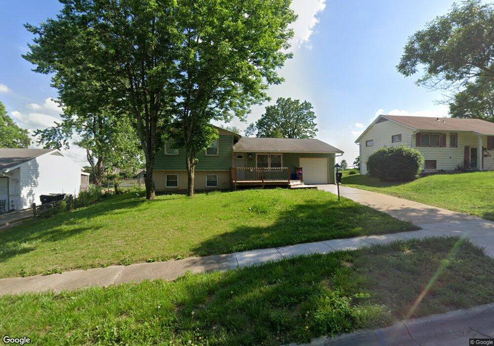 129 SW 40th Terrace, Topeka, KS 66609 - photo 1